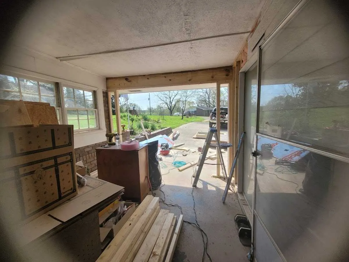 Air movers and dehumidifier for Drying & Dehumidification in Skidaway Island